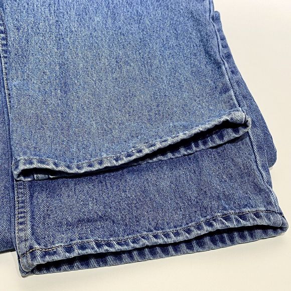 Cabelas Men’s Size 46L (46x33) Medium Wash Blue Denim Jeans - Picture 4 of 6